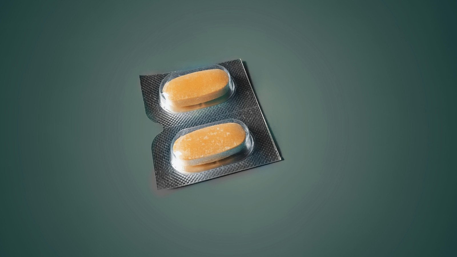 Todo lo que necesitas saber sobre las Benzodiazepinas 2 two oval medication pill in blister pack